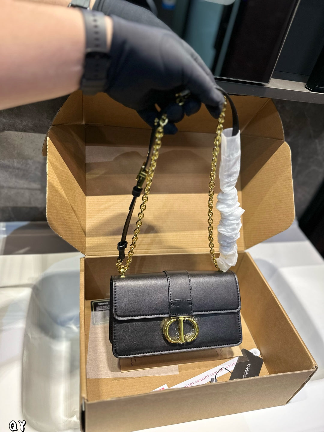 Stylish Metal Logo Design Chain Bag