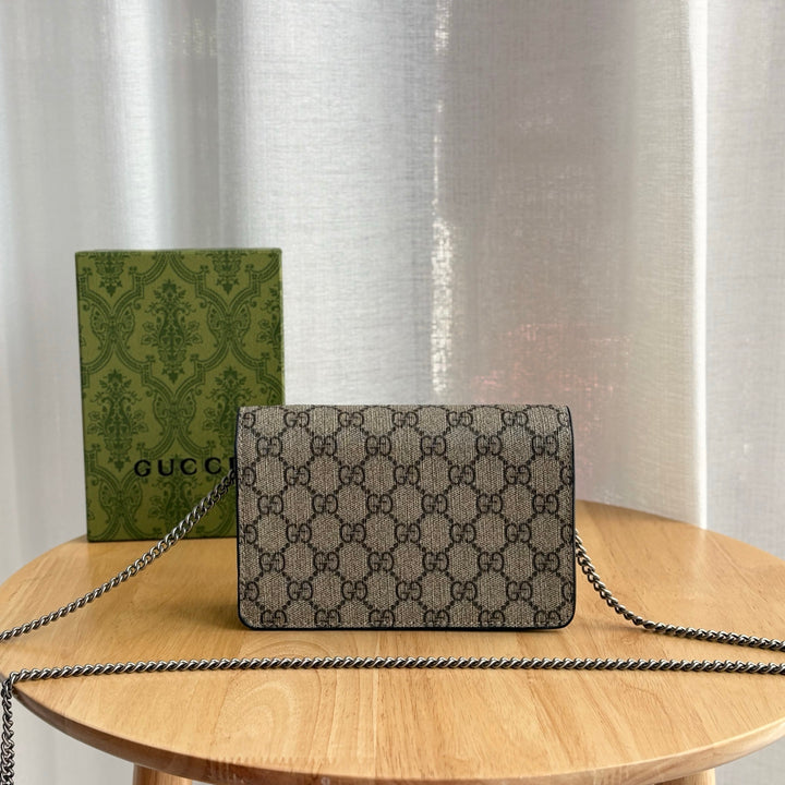 Classic iconic print chain bag
