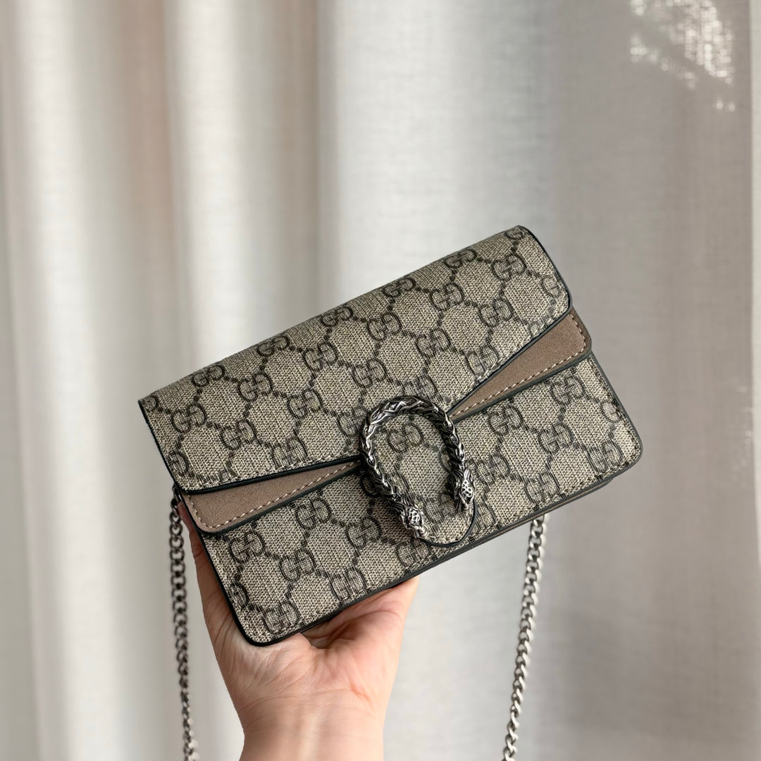 Classic iconic print chain bag