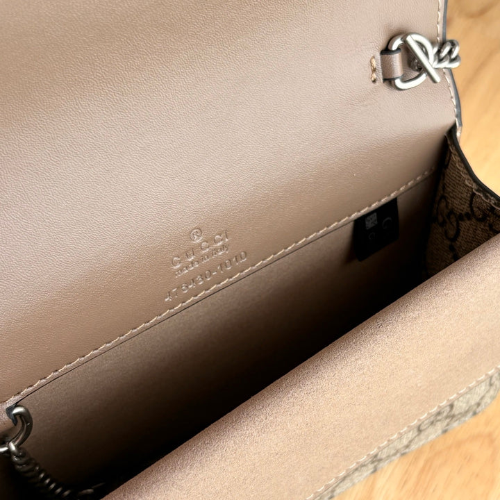 Classic iconic print chain bag