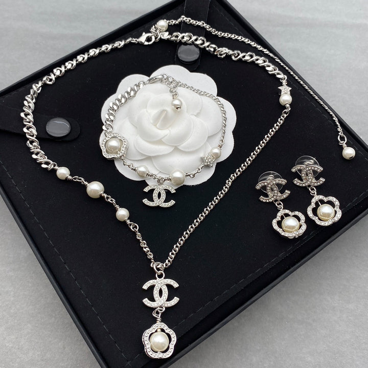 new camellia pearl necklace