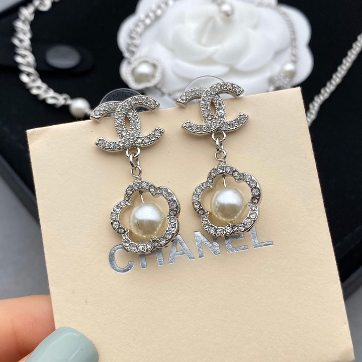new camellia pearl necklace