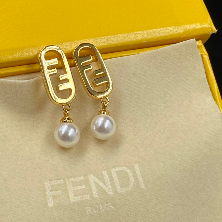 Luxurious oval pearl earrings