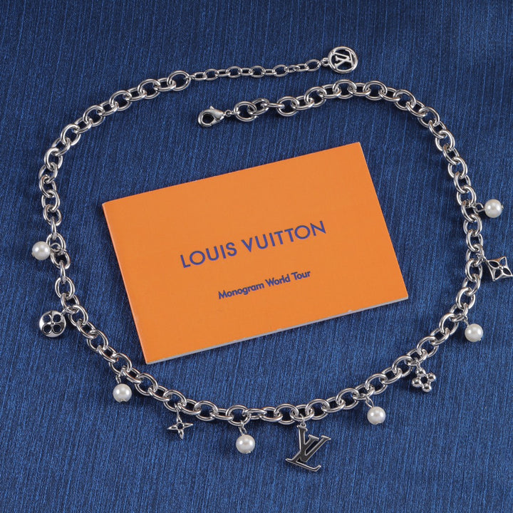 Luxury Pearl Embellished Necklace