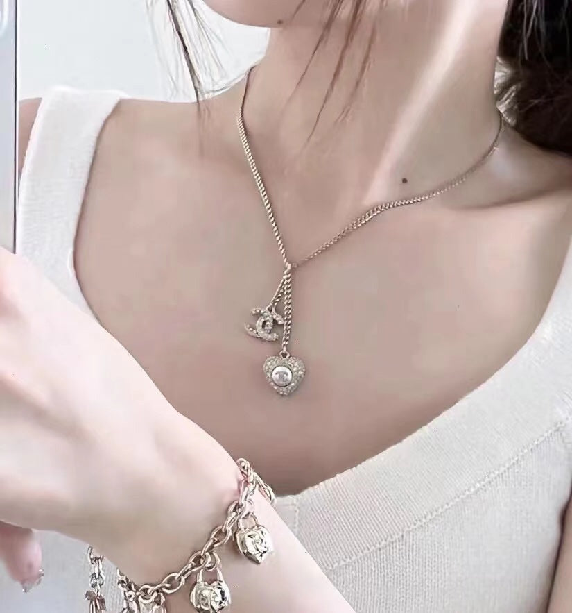 Luxury full of diamonds and pearls CC Necklace