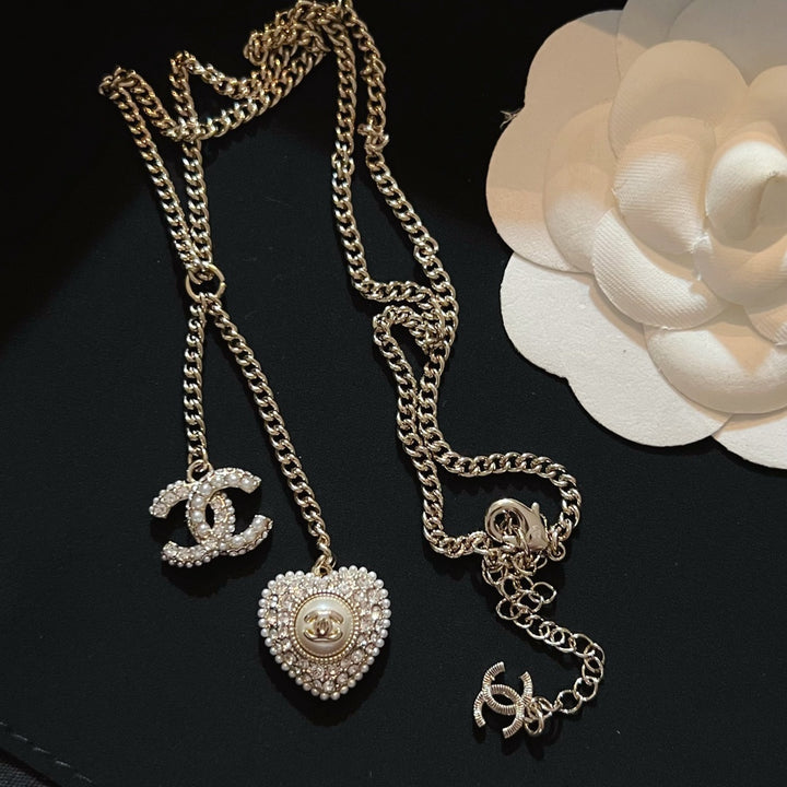 Luxury full of diamonds and pearls CC Necklace