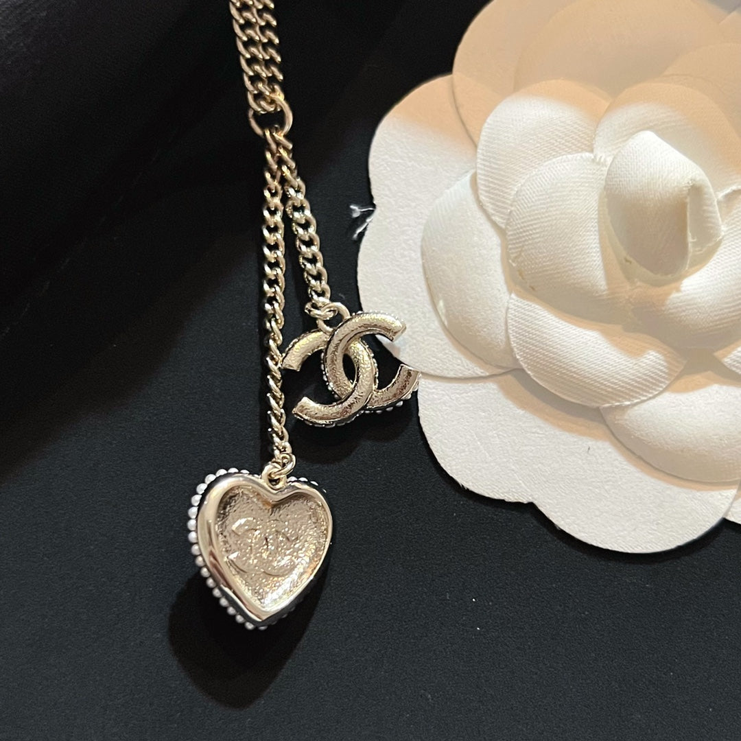 Luxury full of diamonds and pearls CC Necklace