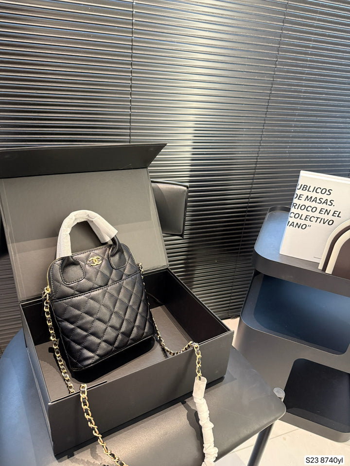 Boutique Double C plaid shell bag