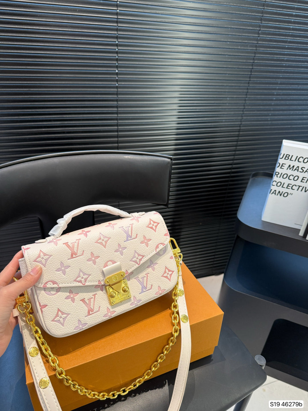 Boutique four-leaf clover printed tote bag