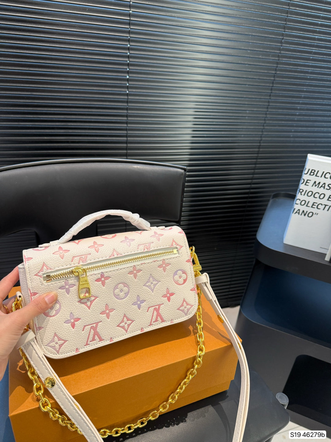 Boutique four-leaf clover printed tote bag