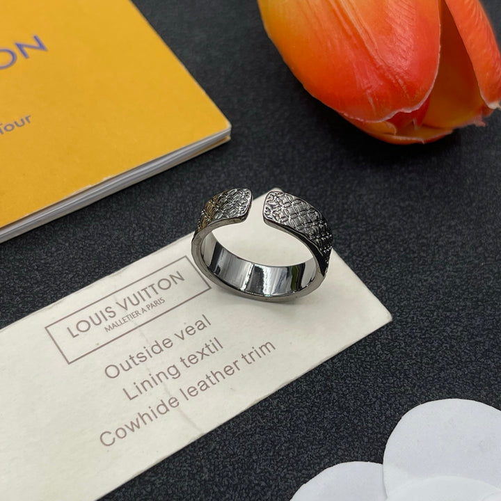 Chic Engraved Metal Ring