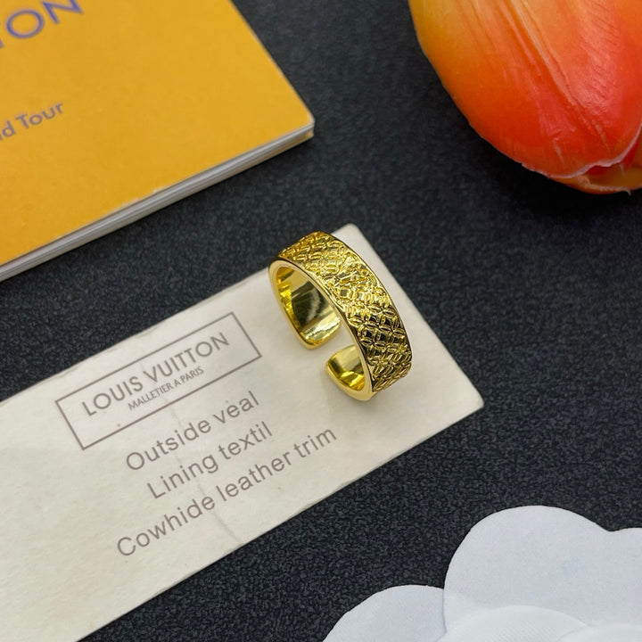Chic Engraved Metal Ring