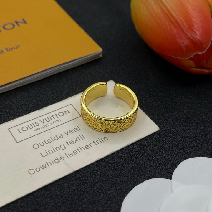Chic Engraved Metal Ring