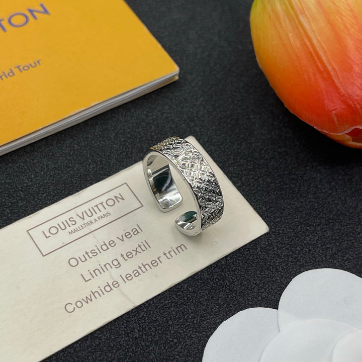 Chic Engraved Metal Ring