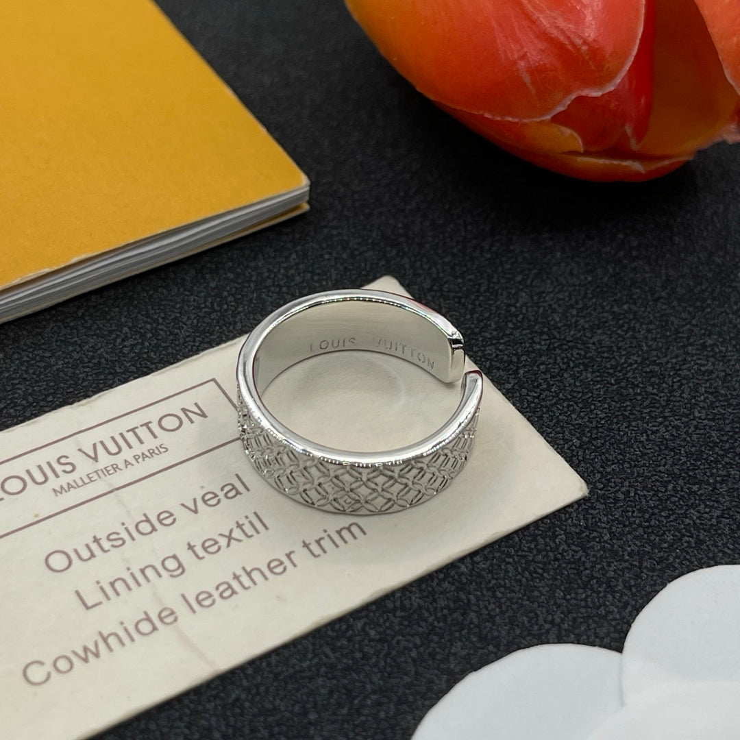 Chic Engraved Metal Ring