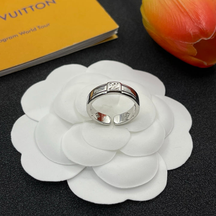 Old Flower Engraved Open End Ring