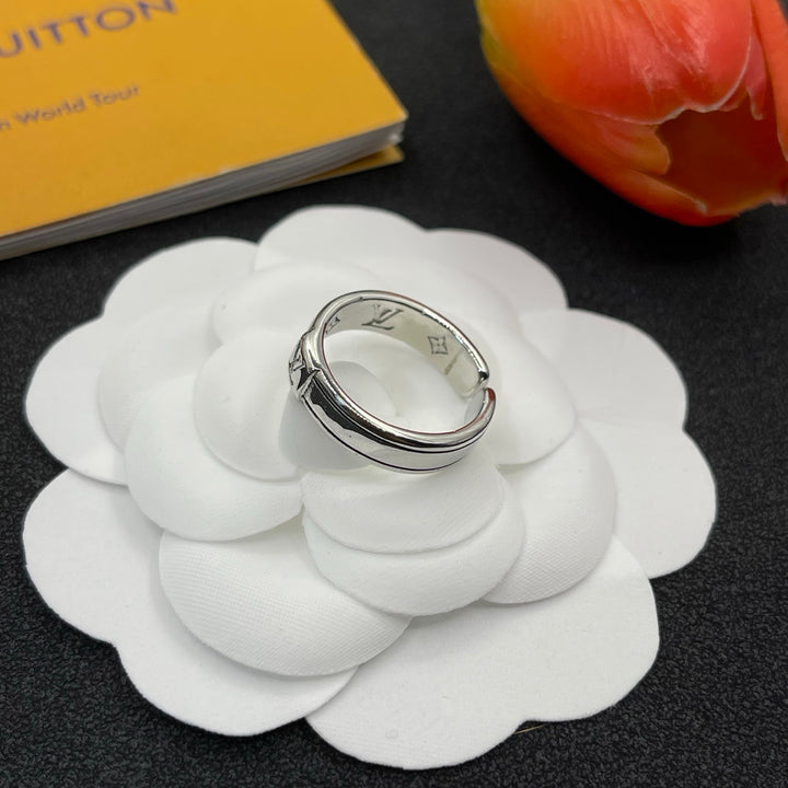 Old Flower Engraved Open End Ring