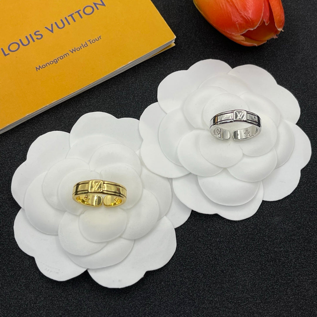 Old Flower Engraved Open End Ring