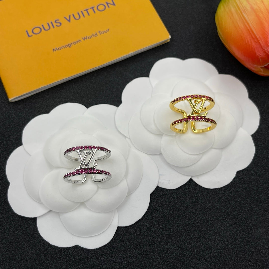 Elegant two-tone gemstone ring