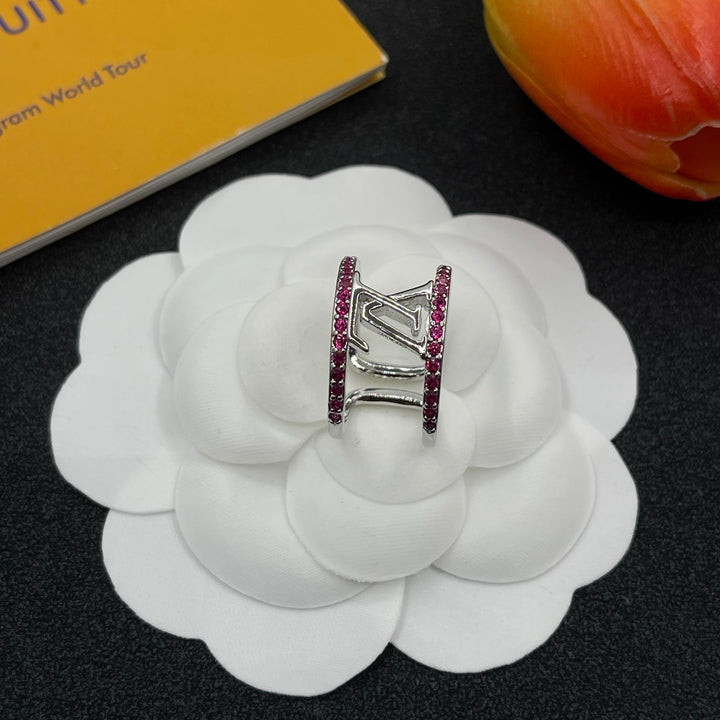Elegant two-tone gemstone ring