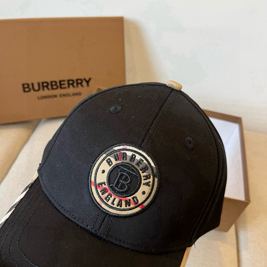 4-color plaid-trimmed design baseball cap