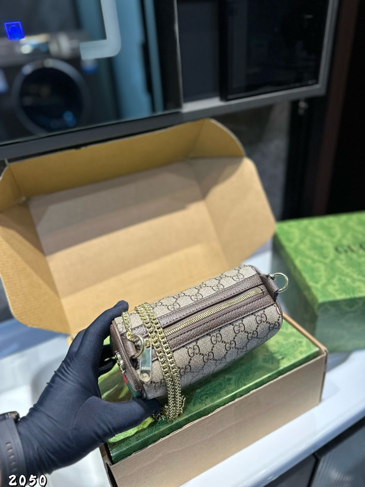 Fashionable letter chain shoulder bag