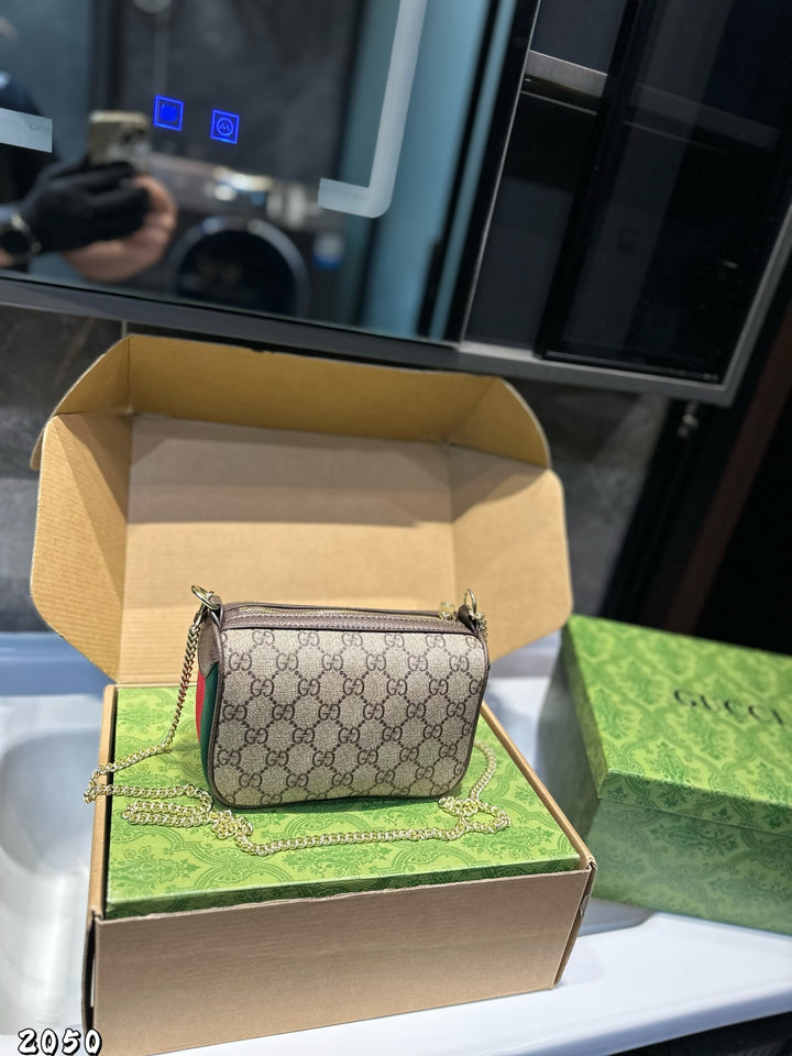 Fashionable letter chain shoulder bag