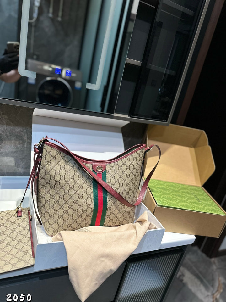 Classic striped shoulder bag