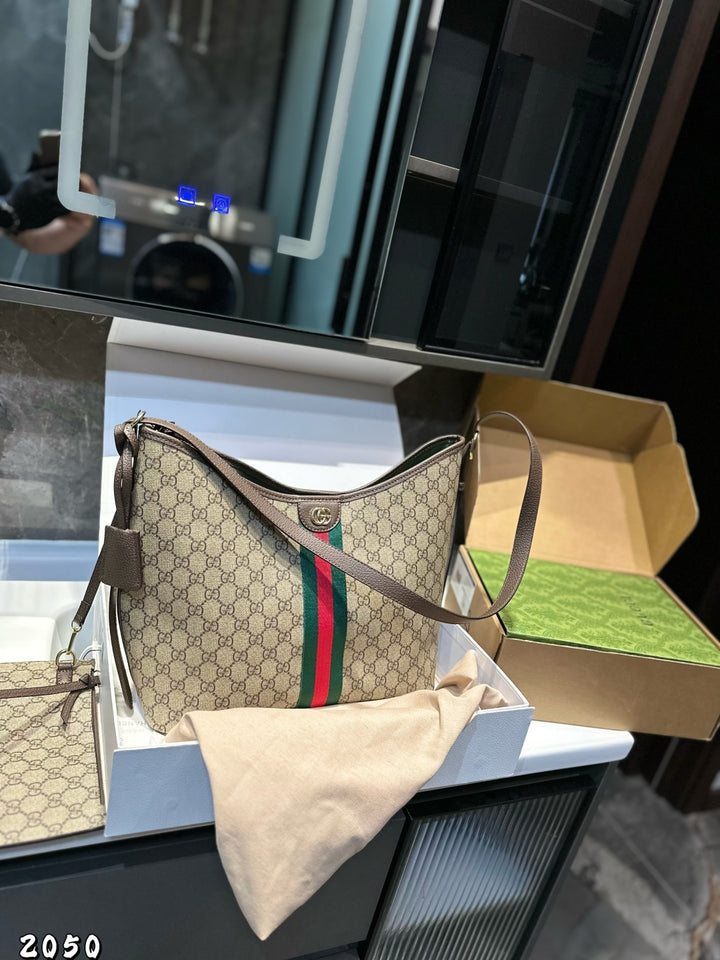 Classic striped shoulder bag