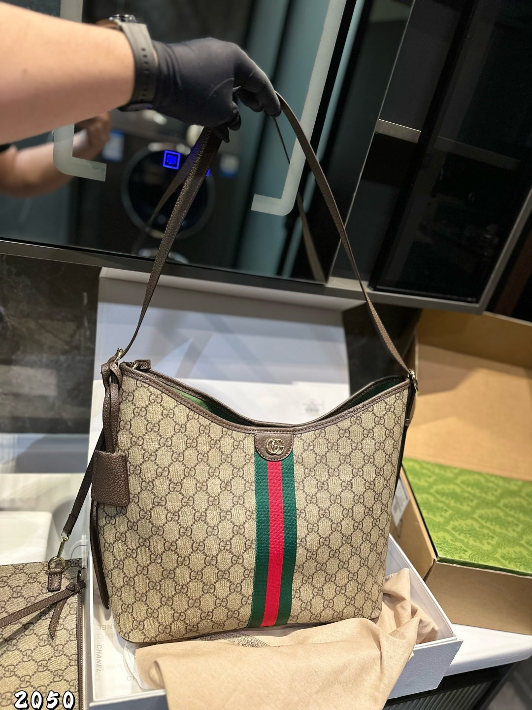 Classic striped shoulder bag