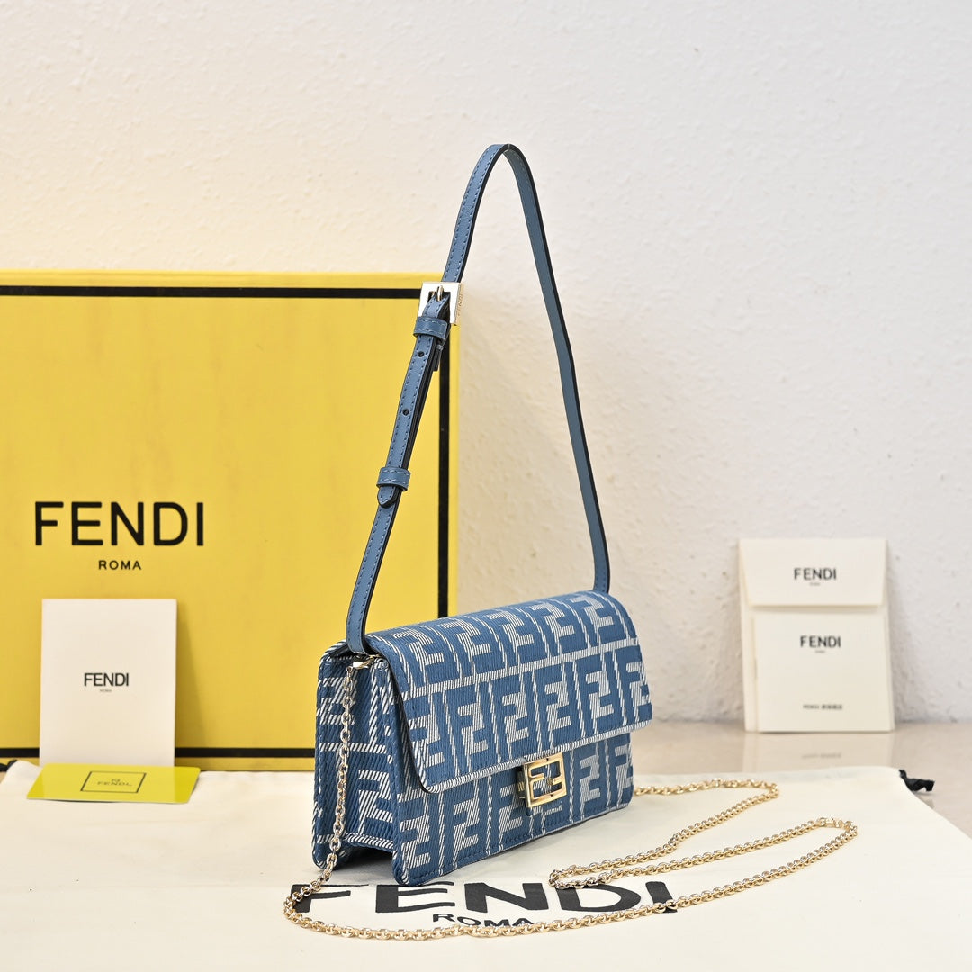 Classic double F-print chain handbag