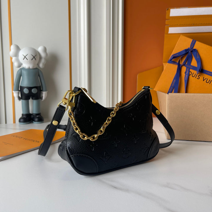 Four-leaf clover mini horn handbag