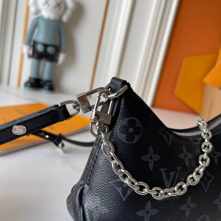 Two-tone four-leaf clover print horn handbag