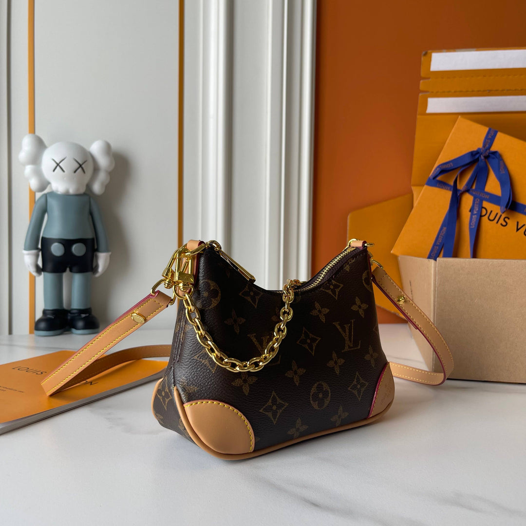 Two-tone four-leaf clover print horn handbag