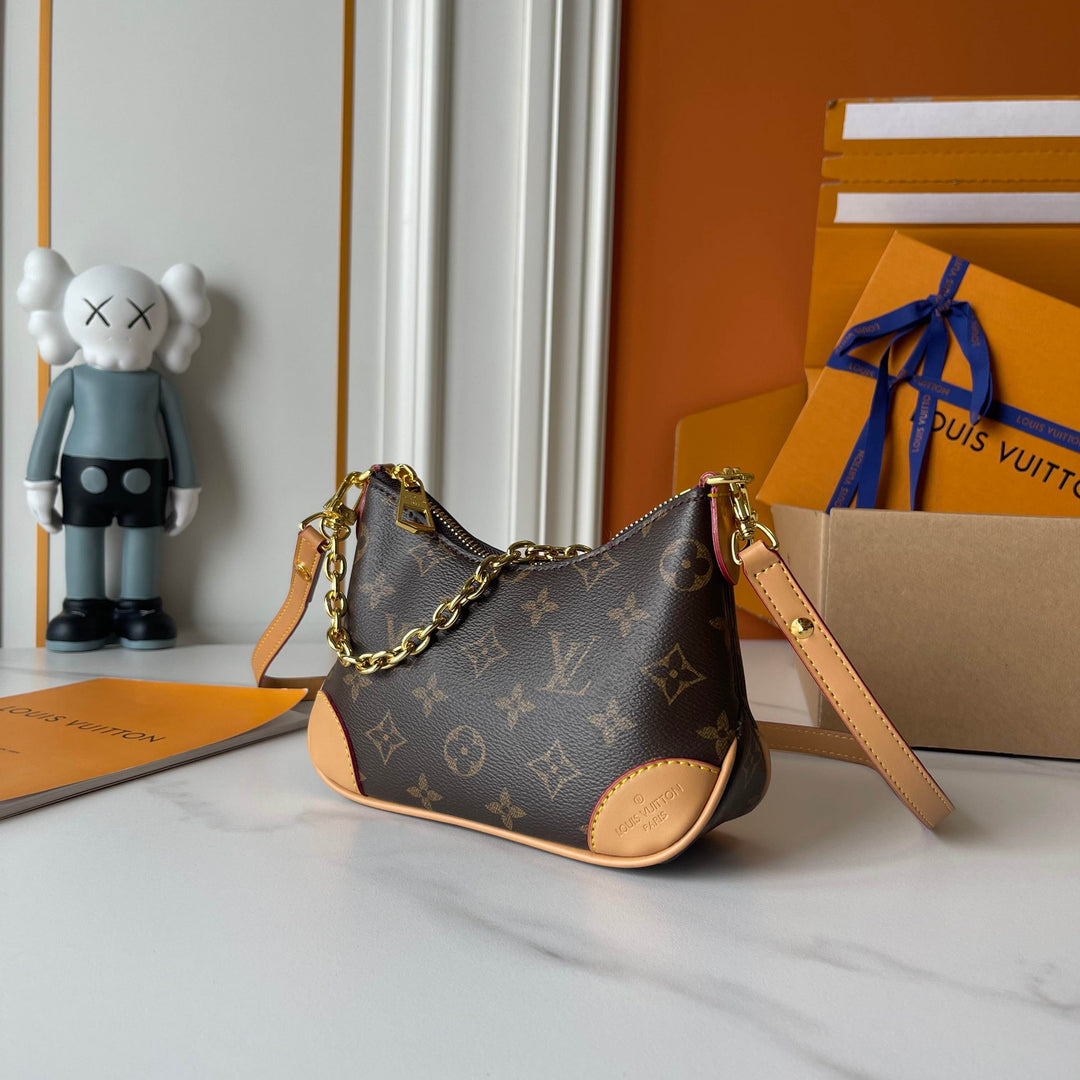 Two-tone four-leaf clover print horn handbag