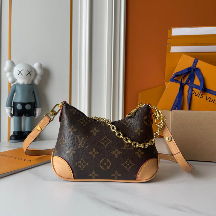 Two-tone four-leaf clover print horn handbag