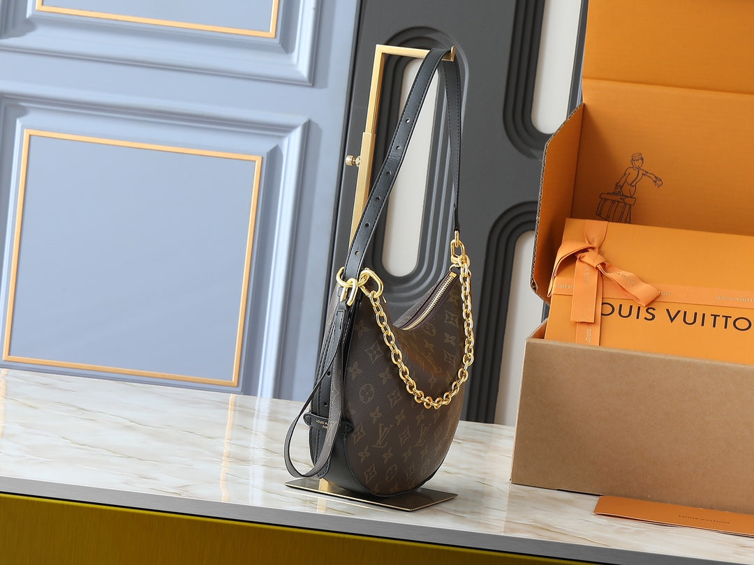 Fashionable brown patterned chain handbag