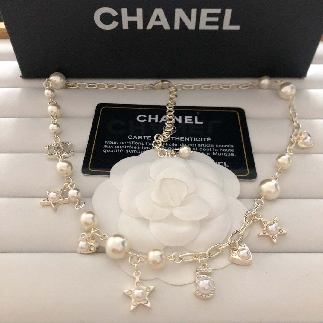 Multi-Element Combination Pearl Necklace