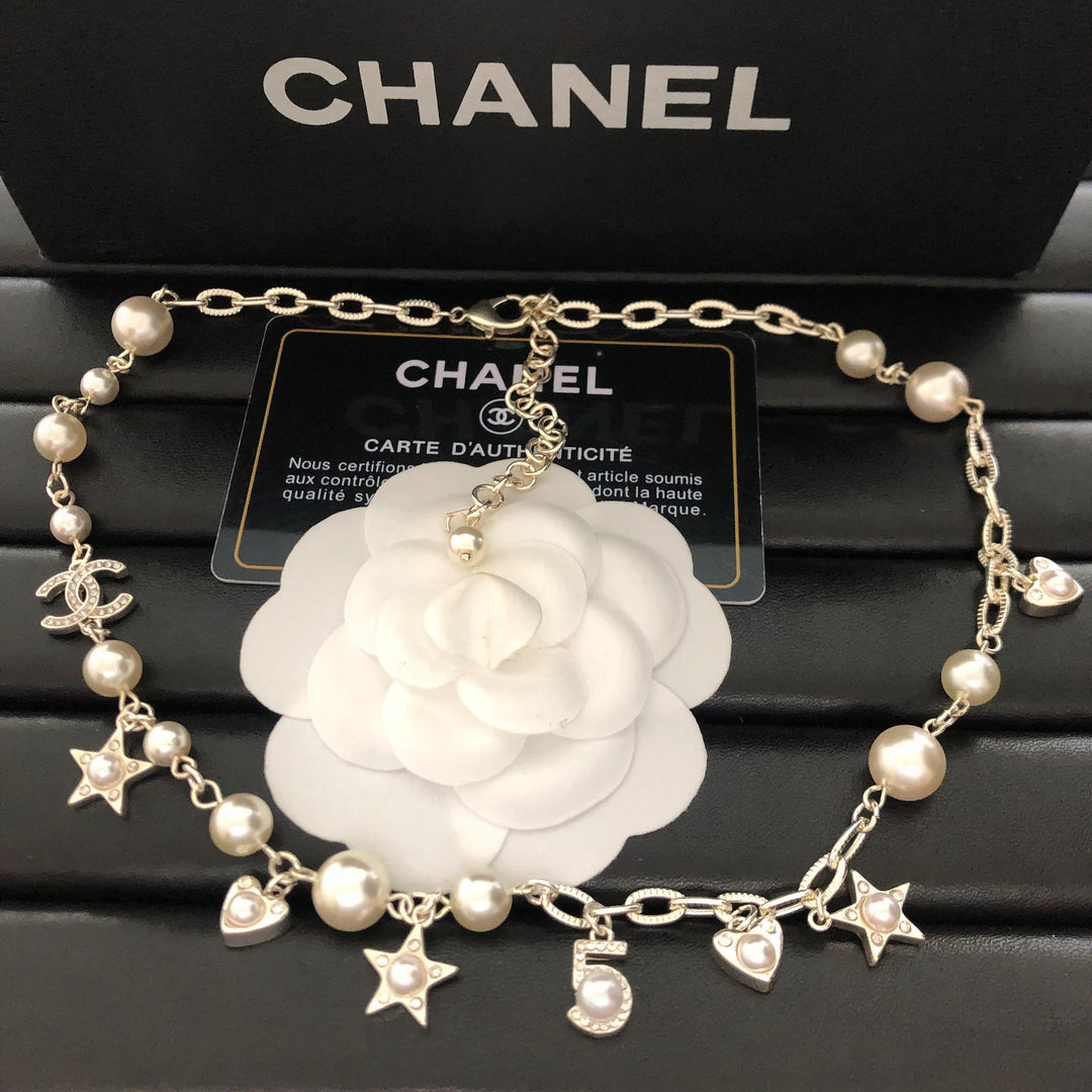 Multi-Element Combination Pearl Necklace