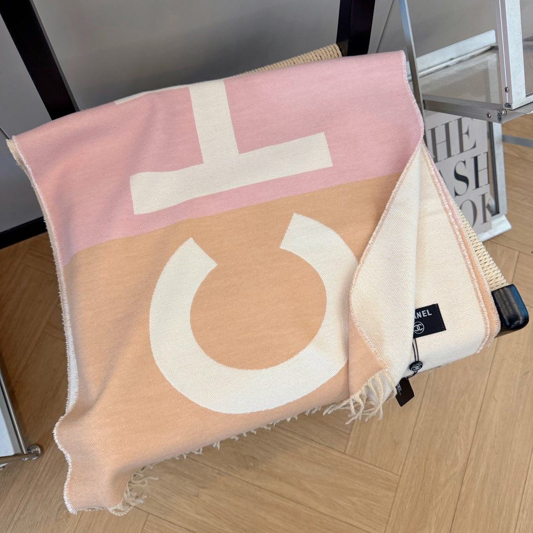 4-color fashionable logo pattern scarf