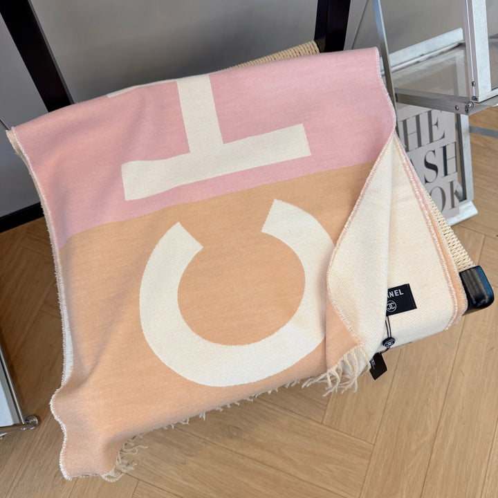 4-color fashionable logo pattern scarf