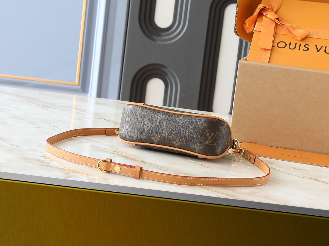 New mini horn bag with retro pattern design