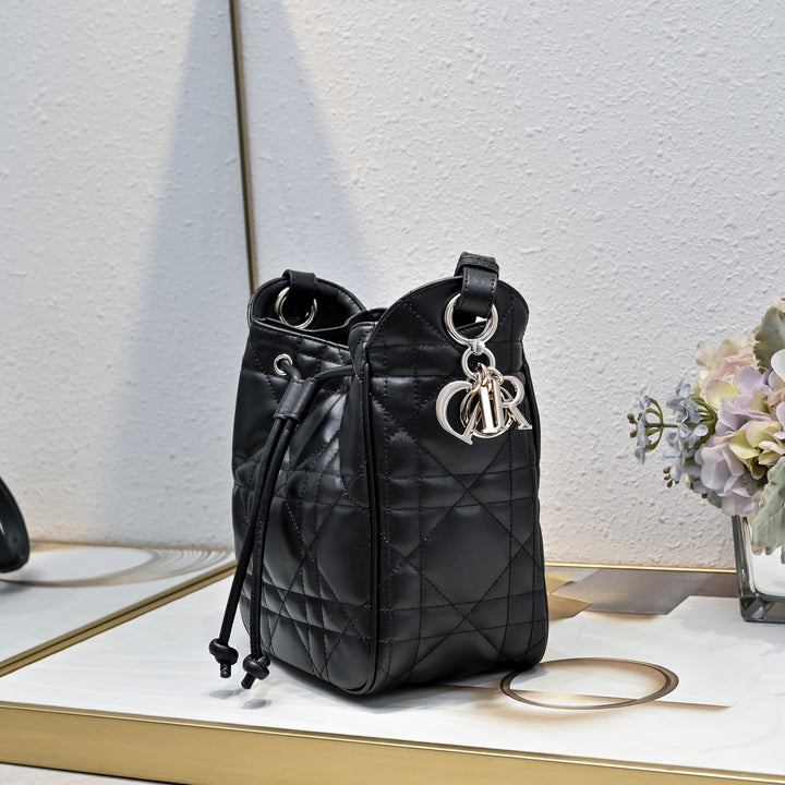 Three-color printed drawstring bucket bag