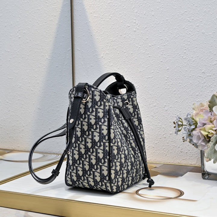 Three-color printed drawstring bucket bag