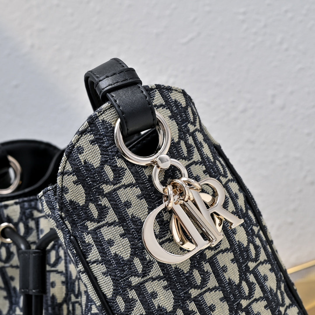 Three-color printed drawstring bucket bag