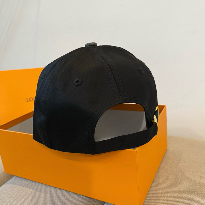Two-tone retro plaid patchwork baseball cap