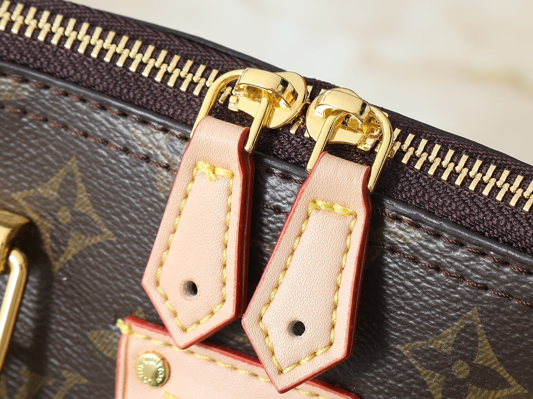 Classic letter print shell handbag