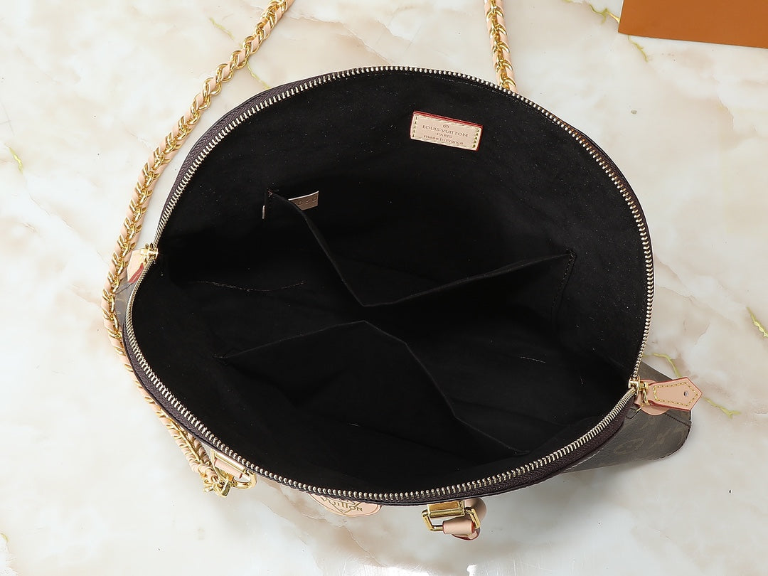 Classic letter print shell handbag