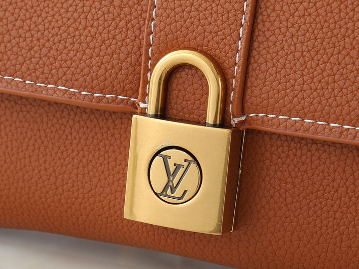 Two-in-one lock buckle leather shoulder bag