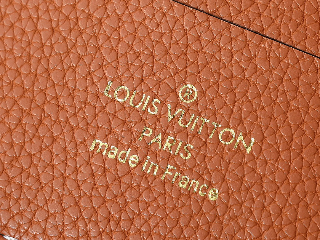 Two-in-one lock buckle leather shoulder bag